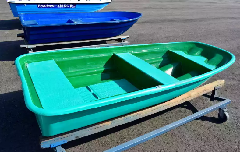 Стеклопластиковая лодка Старт (тримаран) в Балашихе