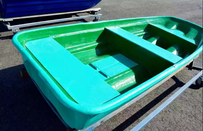 Стеклопластиковая лодка Старт (тримаран) в Балашихе