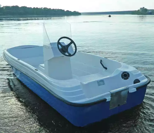 Стеклопластиковая лодка Пингвин с консолью (тримаран) в Балашихе
