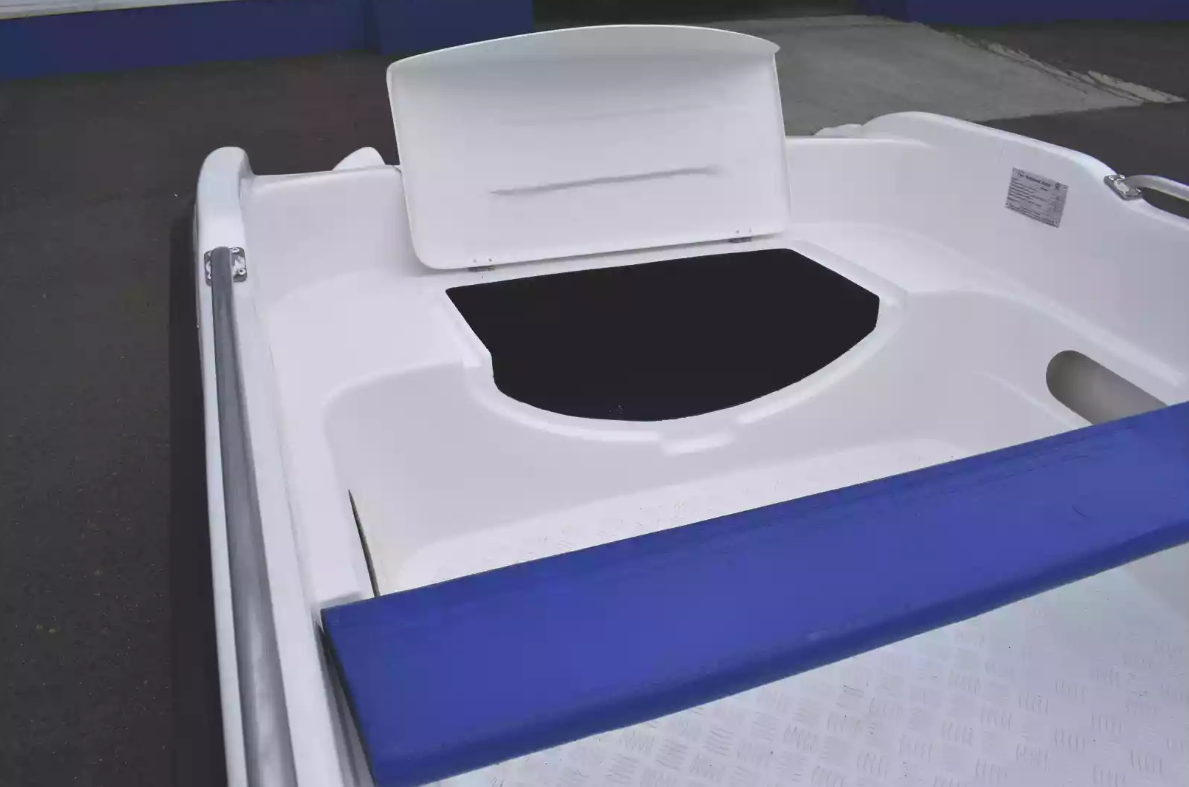 Стеклопластиковая лодка Пингвин New (тримаран) в Балашихе