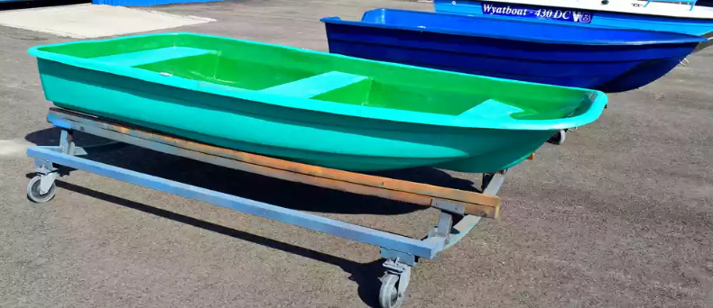 Стеклопластиковая лодка Старт (тримаран) в Балашихе