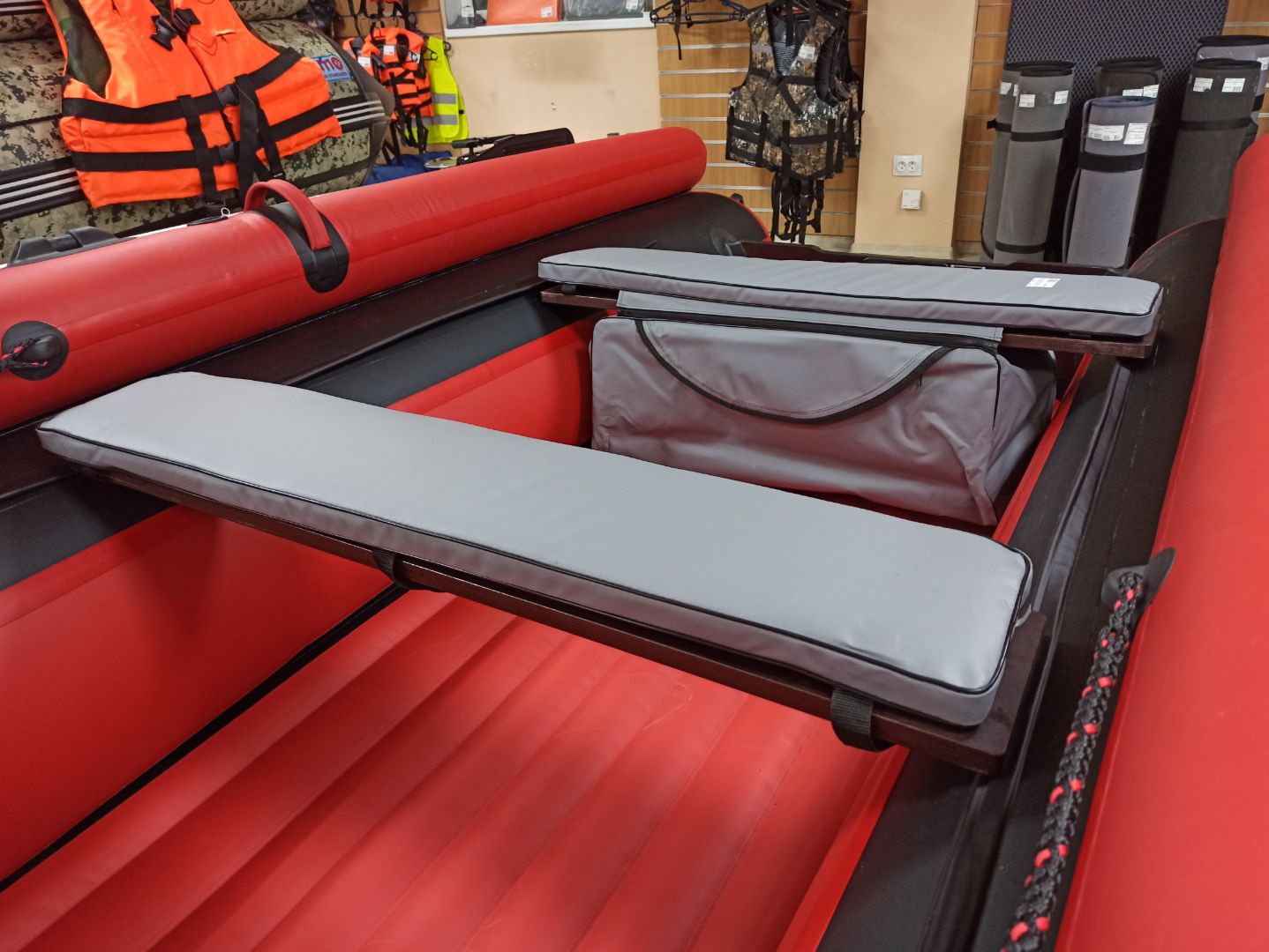 КОМПЛЕКТ МЯГКИХ НАКЛАДОК С СУМКОЙ ДЛЯ ЛОДОК 90Х20 СЕРЫЙ в Балашихе