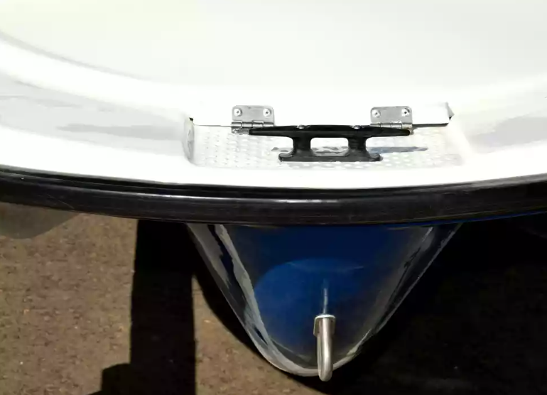 Стеклопластиковая лодка Пингвин с консолью (тримаран) в Балашихе