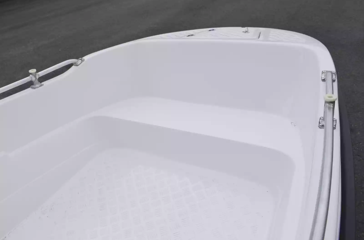 Стеклопластиковая лодка Пингвин New (тримаран) в Балашихе