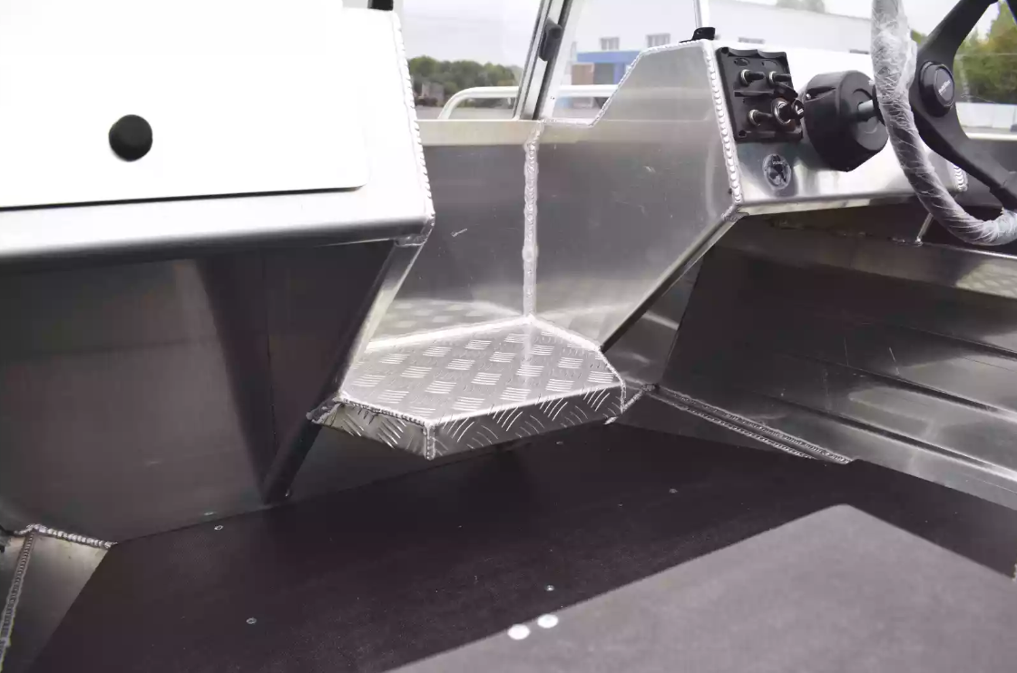 Алюминиевая лодка  Neman-400 PRO в Балашихе