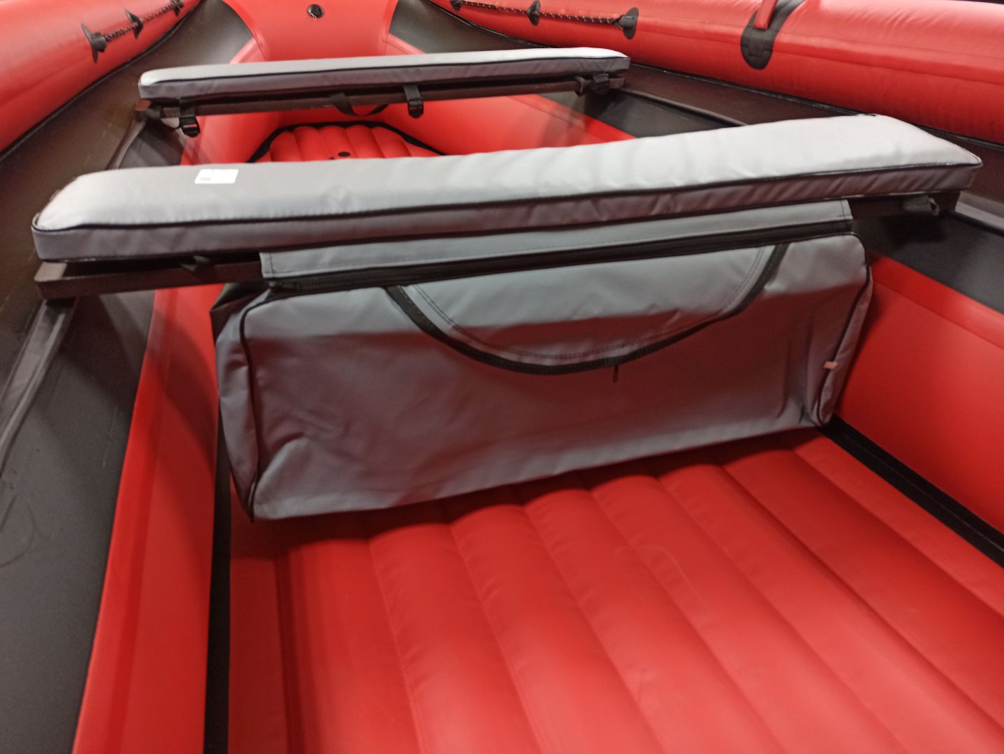 КОМПЛЕКТ МЯГКИХ НАКЛАДОК С СУМКОЙ ДЛЯ ЛОДОК 90Х20 СЕРЫЙ в Балашихе