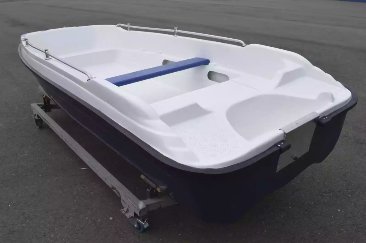 Стеклопластиковая лодка Пингвин New (тримаран) в Балашихе