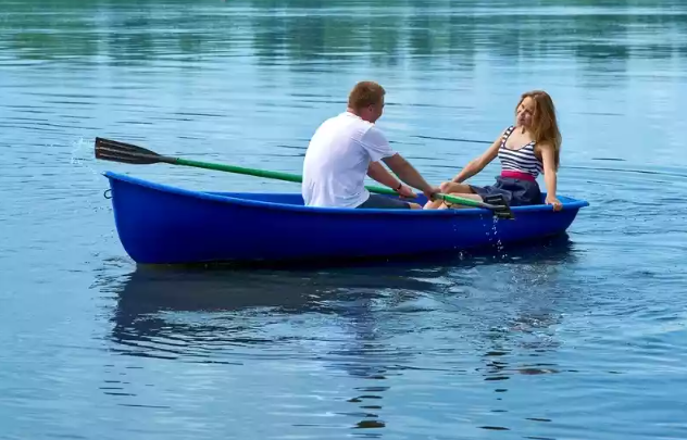 Стеклопластиковая лодка Дельфин в Балашихе